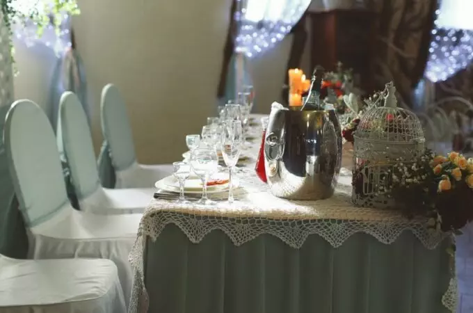 bridal table at wedding